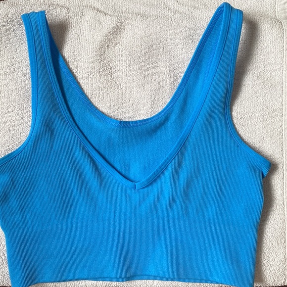 2/$12 Urban Planet Seamless Ribbed V-Neck Cropped Tanks (Size S) - Picture 3 of 4